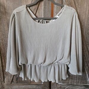 Gilli Shirt Women's Size Large‎ Silver Gray Silver Bells Top Ribbed Dressy Flowy